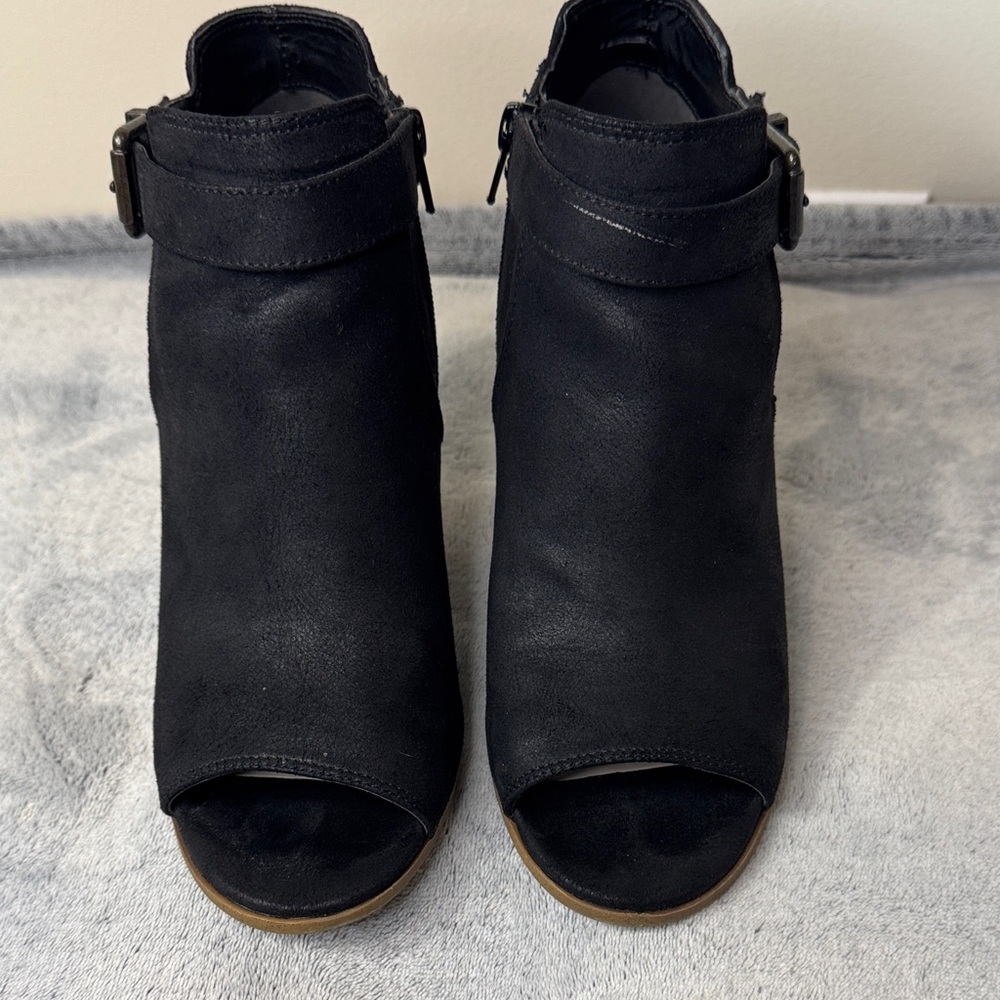 Fergalicious “Retro” Black Peep Toe Ankle Booties - Size 7 - Picture 6 of 11